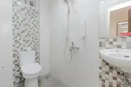 RedDoorz Plus @ Thamrin - 37
