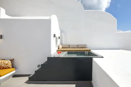 Allure Breeze Suites - 206