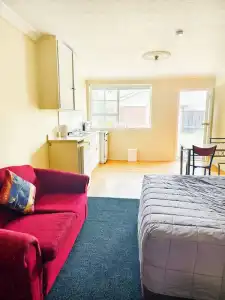 Ferry Motel - 29