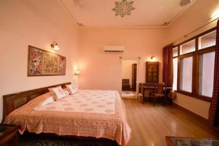 Arya Niwas - 126
