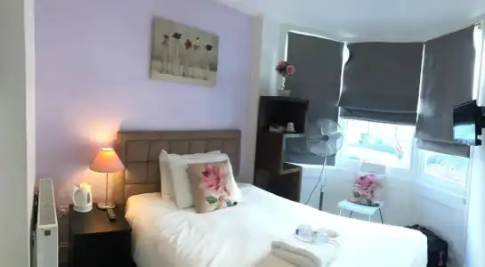 Grand Pier Guest House - 22