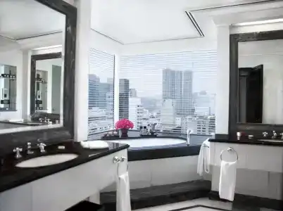 The Peninsula - 32