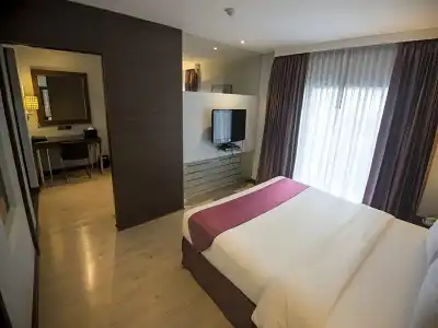Sukhumvit Suites - 102