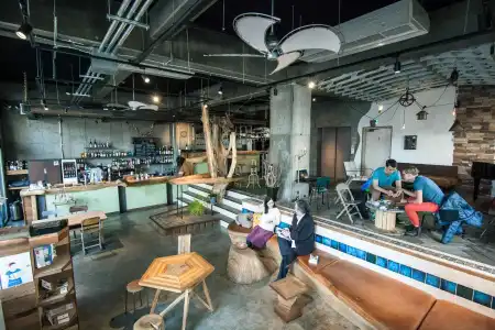 Nui. Hostel & Bar Lounge - 25