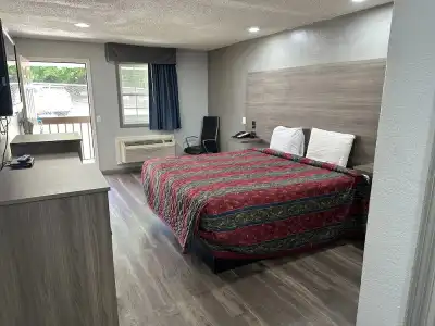 Budget Inn Express - 2