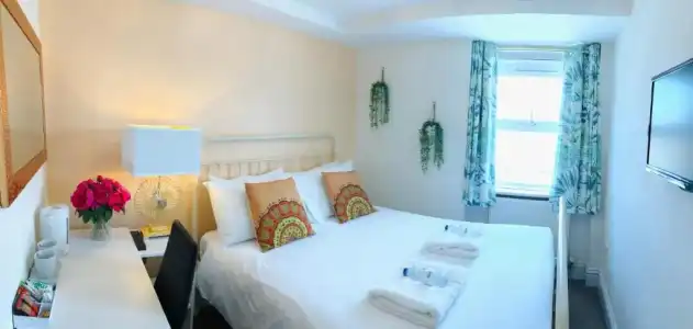 Grand Pier Guest House - 36