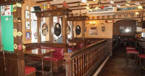 Queen Victoria Inn. - 14