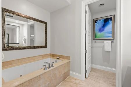 Beachside Resort & Residences - 32