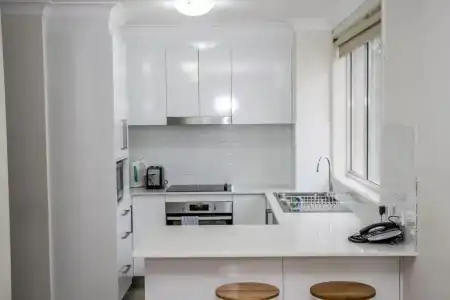Surfers Beach Holiday Apartments - 18