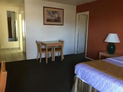 Pine Tree Inn - 22