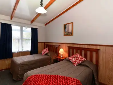 Fairy Springs Motel - 2