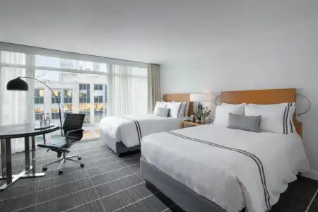 The Colonnade Residences - 23