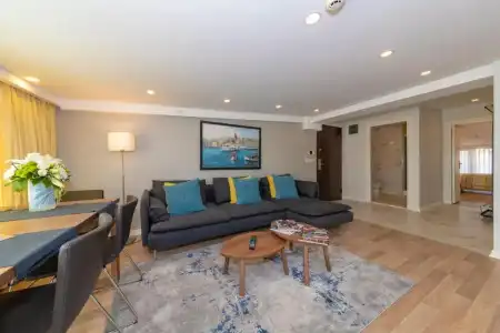 Feri Suites - 11