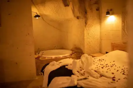 Pome Granate Cave - 64