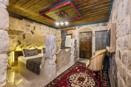 Kayatas Cave Suites - 60