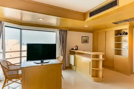 City Beach Resort - 5