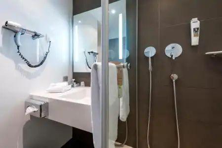 Mercure Grenoble Centre Porte des Alpes - 57