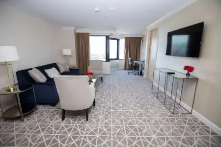 Hilton Los Angeles/Universal City - 6