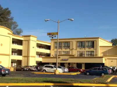 Diamond Inn and Suites - 1