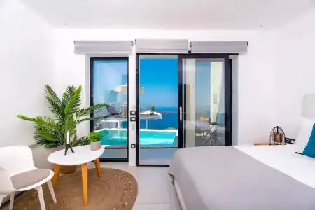 Daydream Luxury Suites - 53
