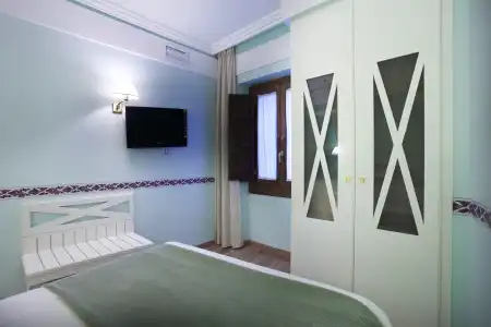 Suites Gran Via 44 Apartahotel - 26