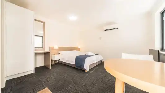 Batavia Apartments - 37