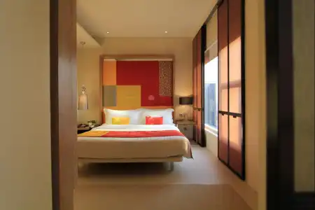Mode Sathorn - 22