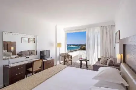 Grecian Sands - 44