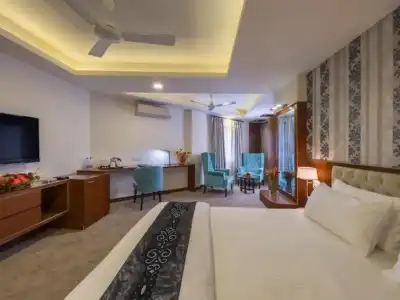 Emirates - 36