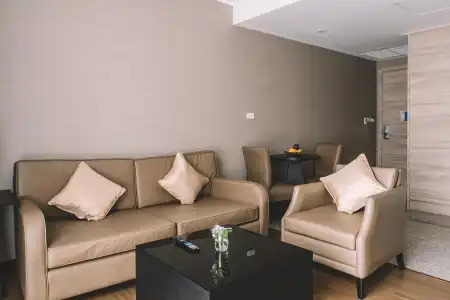 Adelphi Suites Bangkok - 14