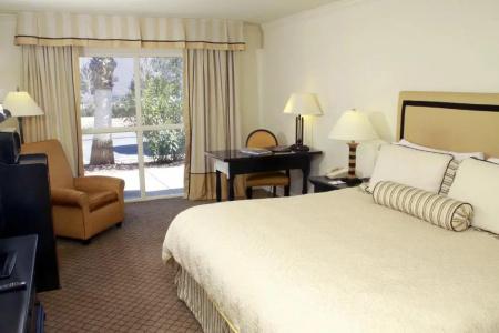 Ramada & Conference Center by Wyndham Las Cruces - 18