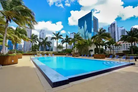 Pelican Residence at One Broadway - 12