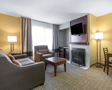 Comfort Inn & Suites Ventura Beach - 43
