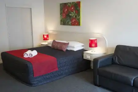Aubyn Court Spa Motel - 71