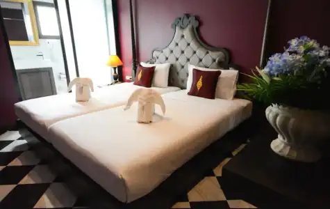 Violet Tower at Khaosan Palace - 25