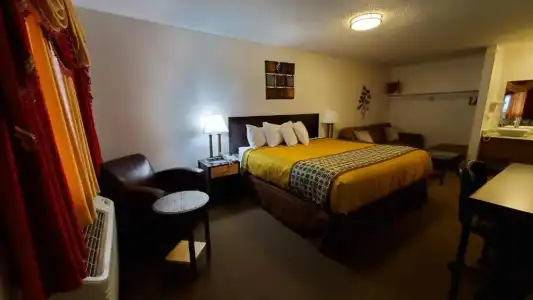 Motel West - 17