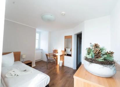 Bernstein Acamed Resort - 18