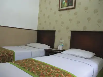 Gloria Amanda - 4