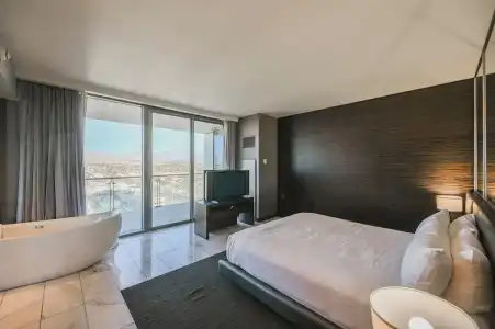 Beautiful Palms Place Suite - 160