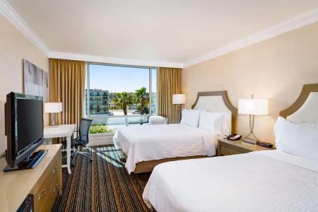 DoubleTree by Hilton San Diego Bayside - 61