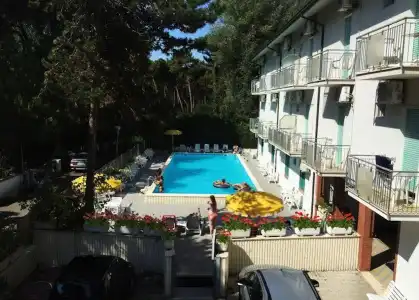 Promenade - 14