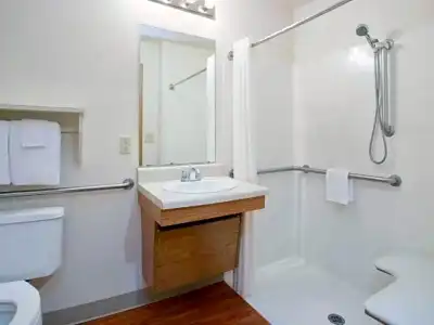 WoodSpring Suites Topeka - 26