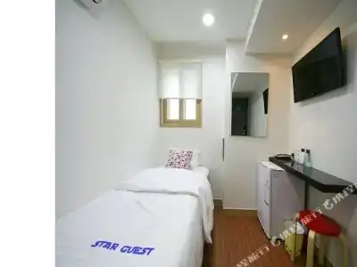 Star Guest House - 40