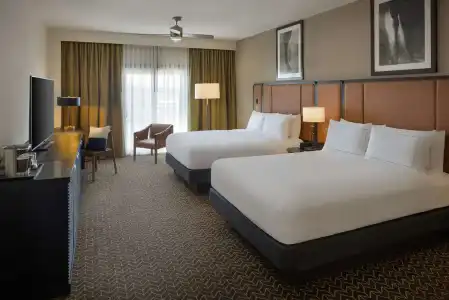 DoubleTree Suites by Hilton Lexington - 79