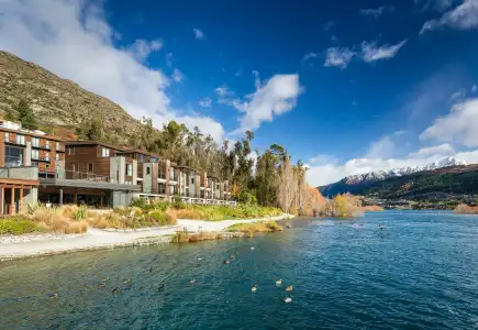 DoubleTree by Hilton Queenstown - 43