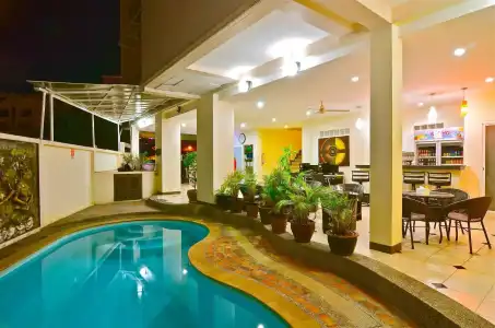 Square One Patong - 14