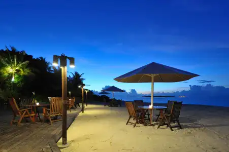 Holiday Island Resort & Spa - 4