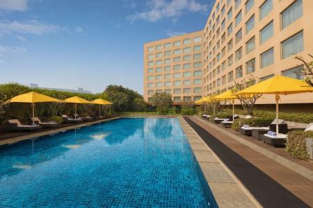 Courtyard by Marriott Mumbai International Airport - 26