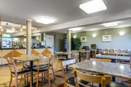 Quality Inn Oakland Airport - 13