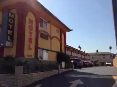 Economy Inn Hollywood - 3